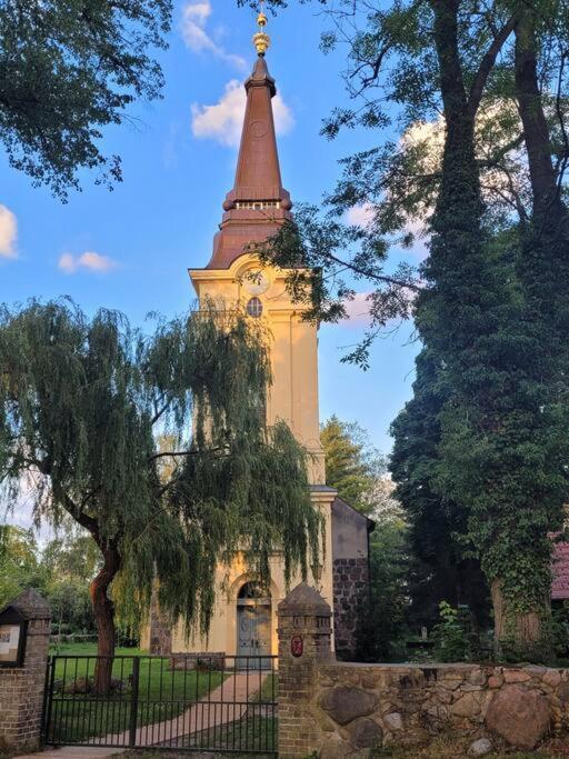 Romantische Ferienwohnung Im Grunen Hohen Neuendorf Exterior foto