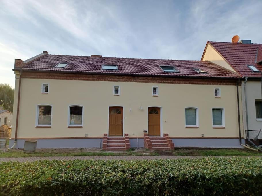 Romantische Ferienwohnung Im Grunen Hohen Neuendorf Exterior foto